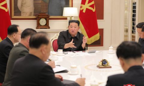 Ким Чен-ун упрекна здравните власти в Северна Корея  - 1