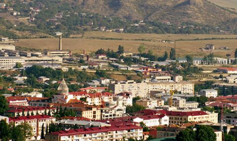 Етническите арменци напускат масово главния град на Нагорни Карабах - 1