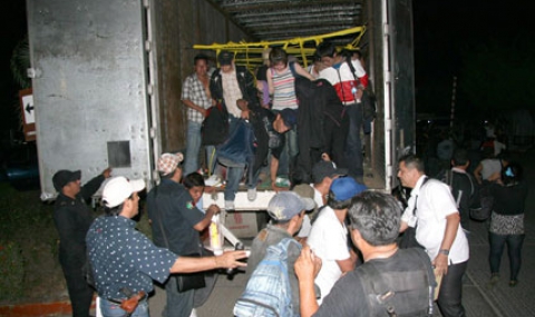 Мексиканската армия спаси 165 отвлечени от мафията емигранти - 1