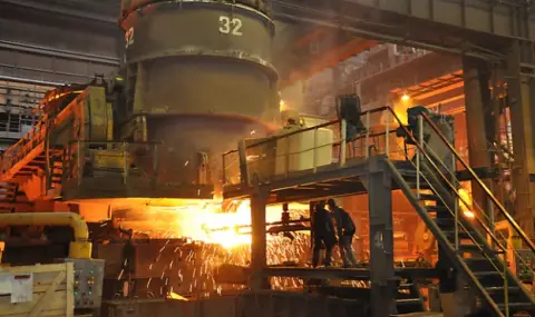 Взривове в руския град Липецк, пламъци обхванаха завода за стомана  - 1
