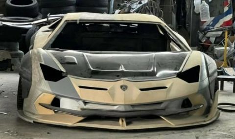 Как една стара Toyota може да се превърне в... Lamborghini Aventador - 1