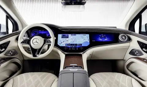 Mercedes иска още повече екрани в автомобилите си - 1