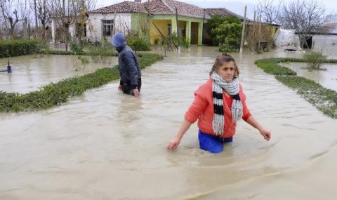 Природата няма милост. Дъждът над Балканите не спира (СНИМКИ) - 1