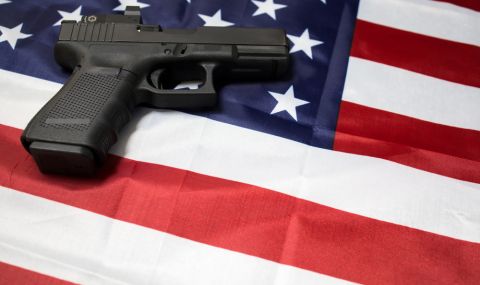 Майката на 6-годишно американче, простреляло учителката си е обвинена от съда - 1