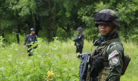 Тайланд може да блокира износа си на горива за Камбоджа заради продължаващия граничния конфликт - 1