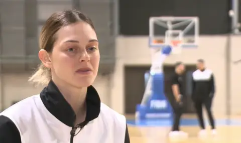 Борислава Христова блести с впечатляваща игра при убедителна победа на Атинайкос в гръцкото първенство - 1