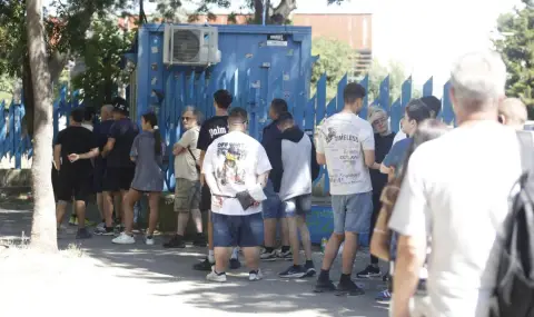 Левски разпродаде стадион " Георги Аспарухов " за реванша с Борац