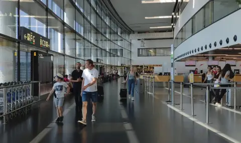 Откриха 700 000 евро в багаж на летището на Виена - 1
