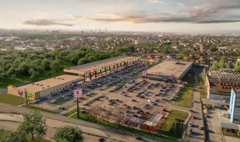 Retail spaces are filling up at a rapid pace  - 1