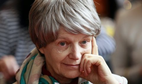 Проф. Искра Баева: Издържали сме по договор Червената окупационна армия - 1