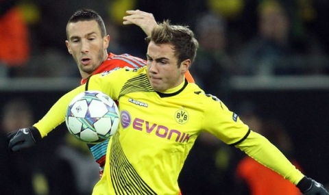 Гьотце се затвори в дома си - 1