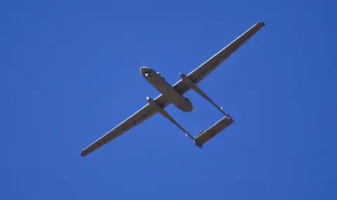 Удар с дрон по летище спря всички полети - 1