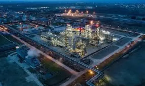 ВСУ поразиха поредна нефтена база в Краснодарския край, ПВО на Москва отблъсква масирана атака с дронове