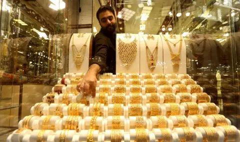 Gold price to rise through 2027  - 1