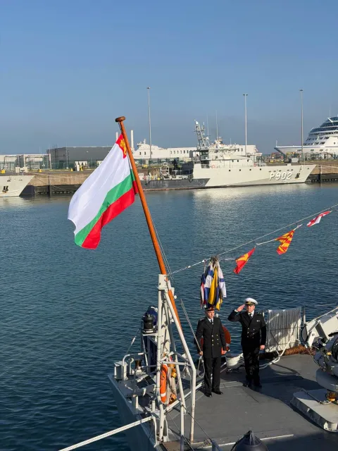 България прие от Белгия първия от новопридобитите кораби за противоминна борба СНИМКИ | ФАКТИ.БГ България прие от Белгия първия от новопридобитите кораби за противоминна борба СНИМКИ