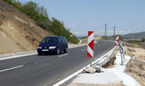 Спря ремонтът на пътя София-Перник, няма пари - 1