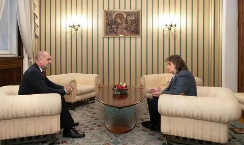 President Rumen Radev talks with Natalia Kiselova  - 1