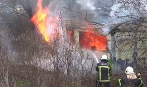 Коледни лампички подпалиха къща във Великотърновско - 1