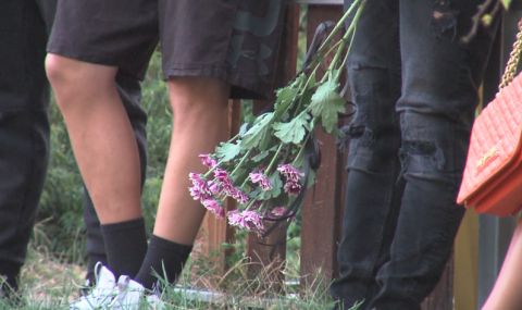 В Пазарджик почетоха паметта на прободения смъртоносно 21-годишен Ангел - 1