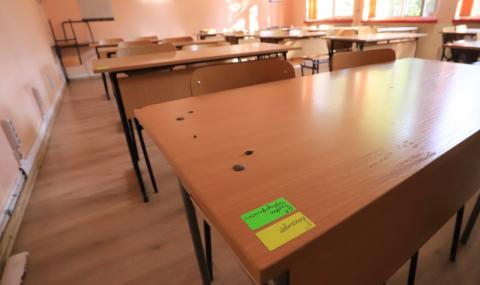 3 училища в Разградско преминават към дистанционно обучение - 1