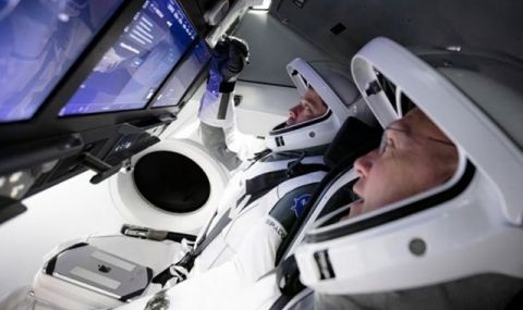 Космическите туристи на Илон Мъск най-после се завърнаха на Земята - 1
