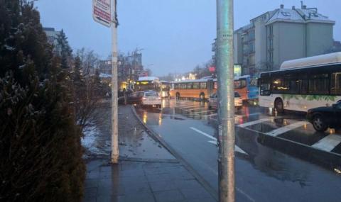 Два автобуса катастрофираха в София - 1