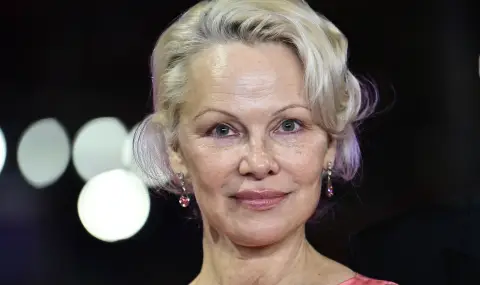 Памела Андерсън бори изкуствения интелект в модата с естествени и необработени СНИМКИ - 1