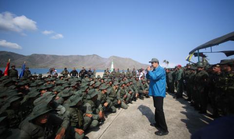 Венецуелски войници блокираха мост - 1