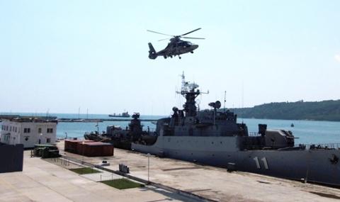 Вертолет на ВМС падна в морето по време на учение - 1
