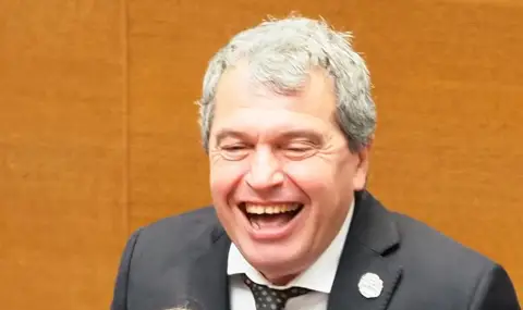 Наръчник на автократа и как се прилага той в България - 1