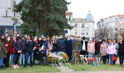 Бургас отбеляза Деня на спасяването на българските евреи  - 1