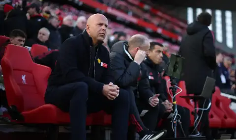 Слот ще води Ливърпул и през следващия сезон - 1