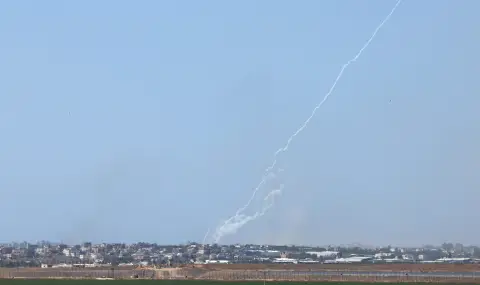 "Хизбула" съобщи, че е изстреляла десетки ракети "Катюша" по цели в Северен Израел - 1