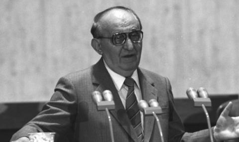 5 август 1998 г. Умира Тодор Живков - 1