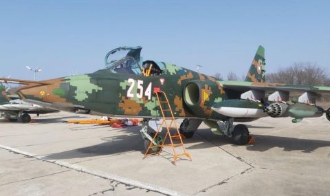 Военната прокуратура за разбилия се Су-25: Работи се по версиите технически проблем и човешка грешка - 1