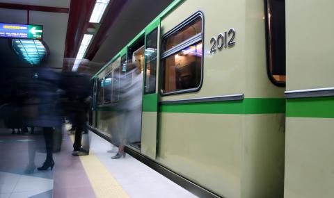Стъклени огради ще спират самоубийци в метрото - 1