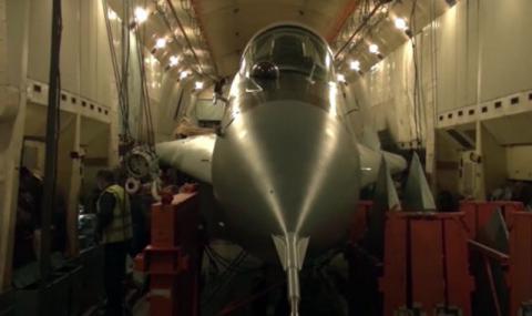 Министерството на отбраната на Русия показа как самолет превозва друг самолет (ВИДЕО) - 1