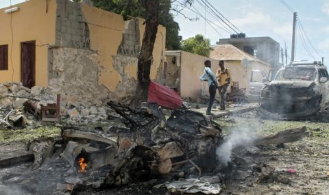 Самоубийствен атентат с камион-бомба погуби поне 18 души в Сомалия - 1