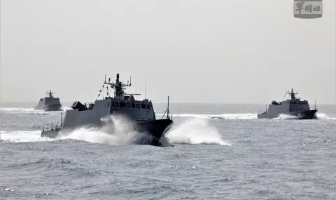 Китайските въоръжени сили: Прогонихме американски ескадрен миноносец навлязъл в Южнокитайско море - 1