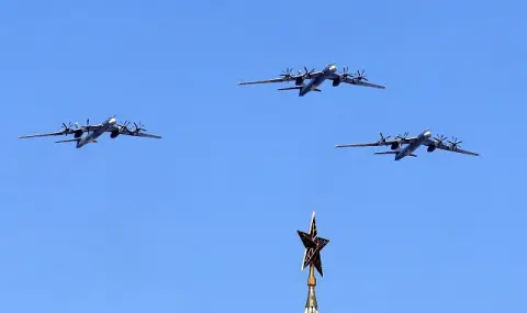 Срещу украинските дронове! Руско бойно летище е пълно с нарисувани самолети - 1