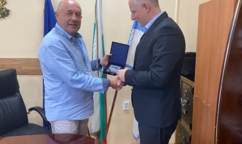 Председателят на ДАБ при МС Иван Иванов отличи Михаел Майнерт за приноса му в развитието на сътрудничеството с Германия