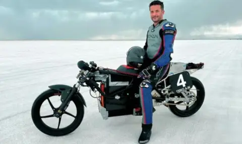 Electric hyperbike broke four speed records  - 1