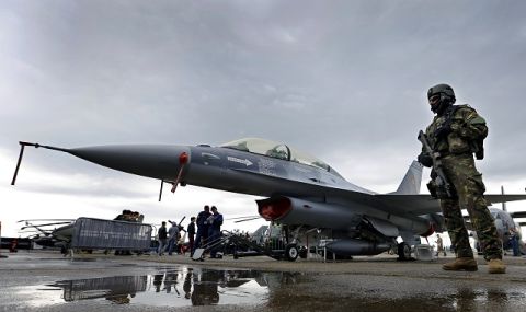Забранено! САЩ не разрешават украински пилоти да се обучават на F-16 в Европа - 1