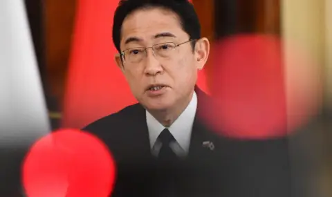 Японският премиер гони четирима министри след корупцинен скандал - 1