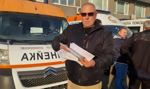 Протест на шофьори на линейки в Бургас заради глоби за превишена скорост и минаване на червено - 1