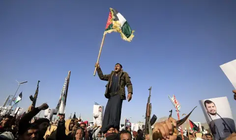 Нека бъде голяма световна война! Йеменските бунтовници протестираха срещу американско-британските удари  - 1