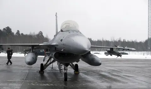 Украйна скоро ще получи изтребители F-16, преговаря и за други западни модели - 1