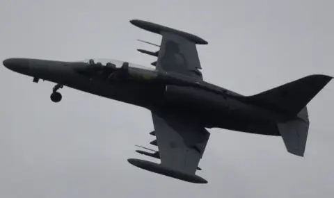 Чешкият премиер отсече: Няма да продаваме L-159 на Украйна! Няма и няма!