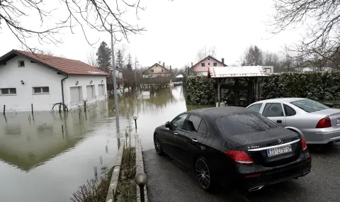 Обилни дъждове и силен вятър удрят Хърватия: Загреб и Риека в хаос - 1