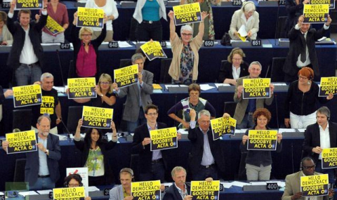 Европарламентът отхвърли ACTA - 1